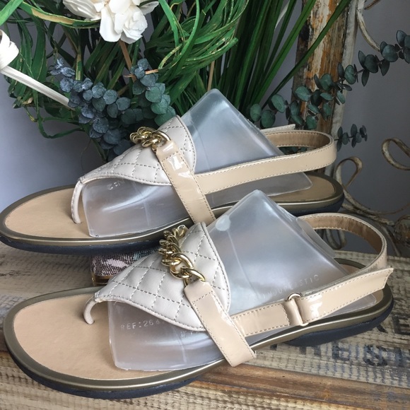 vaneli iggie flat sandal